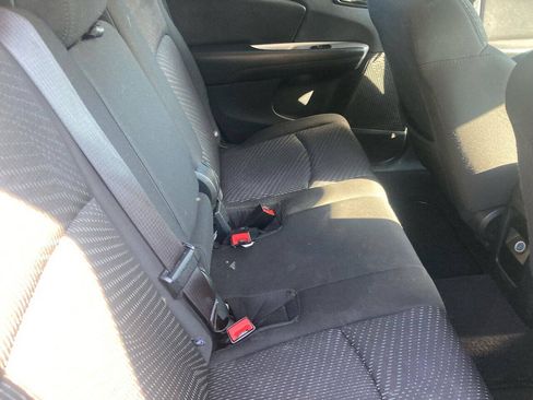 Used 2016 Dodge Journey SE w/ Flexible Seating Group FWD image 4