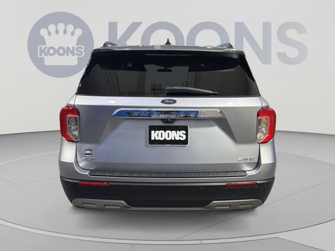 Used 2023 Ford Explorer XLT w/ Equipment Group 202A AWD/4WD image 5