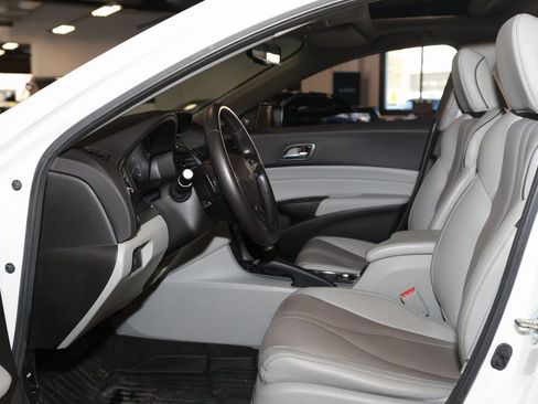 Used 2021 Acura ILX w/ Premium Package image 10