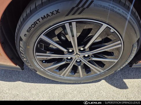 New 2026 Lexus ES 350e FWD image 10