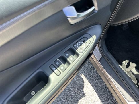 Used 2019 Hyundai Santa Fe SE FWD image 15