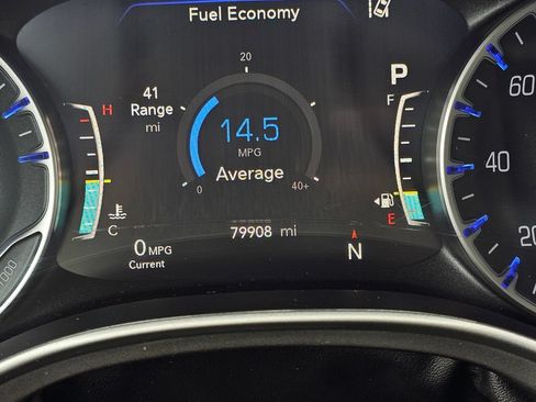 Used 2023 Chrysler Pacifica Touring-L FWD image 27