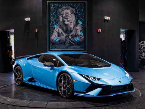 Used 2023 Lamborghini Huracan Tecnica image 7