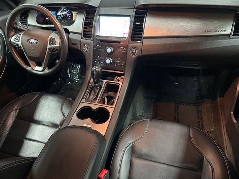 Used 2018 Ford Taurus SEL w/ Equipment Group 201A image 11