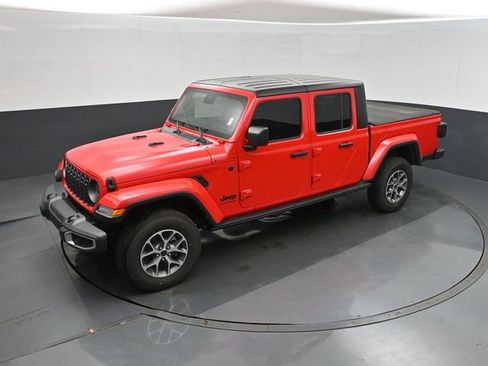 Used 2024 Jeep Gladiator Sport AWD/4WD image 25