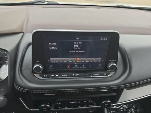 Used 2023 Nissan Rogue SV FWD image 8