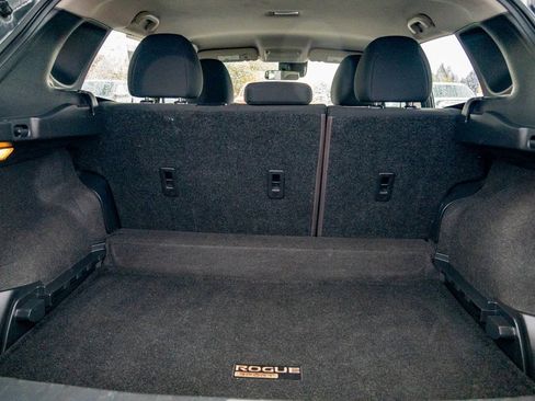 Used 2021 Nissan Rogue Sport S image 24