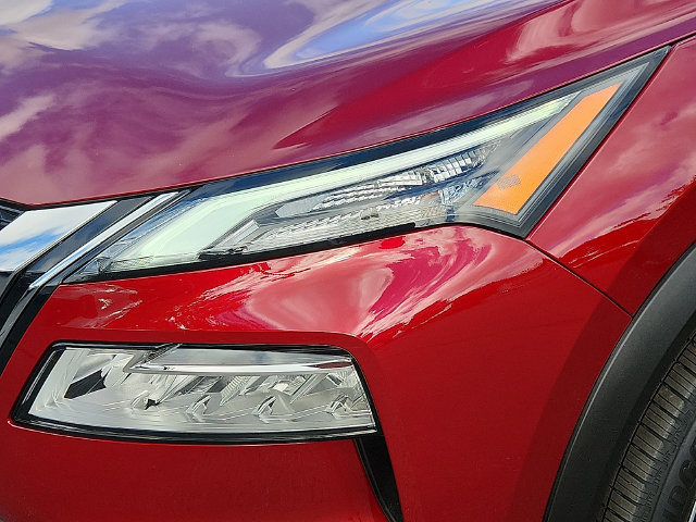 Used 2023 Nissan Rogue SV AWD/4WD image 9