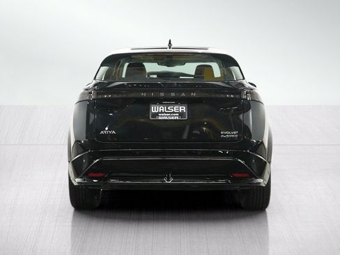 Used 2024 Nissan Ariya AWD image 5