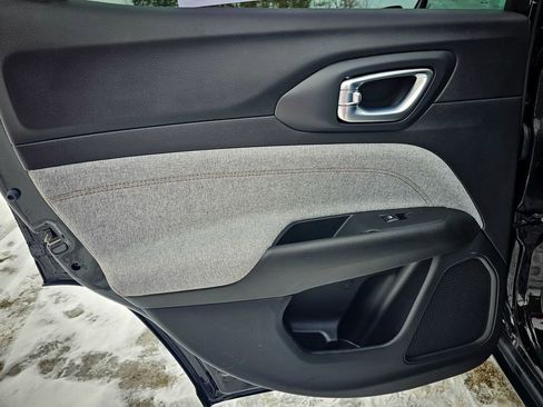 Used 2022 Jeep Compass Latitude image 29