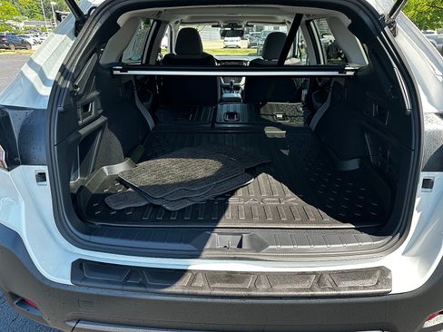 Certified 2025 Subaru Outback Premium AWD/4WD image 11