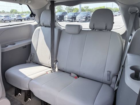Used 2015 Toyota Sienna XLE w/ XLE Navigation Package FWD image 14