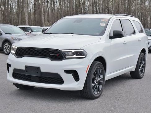 Used 2023 Dodge Durango GT image 2