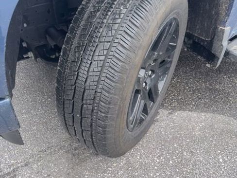 Used 2024 Chevrolet Silverado 1500 Custom image 3