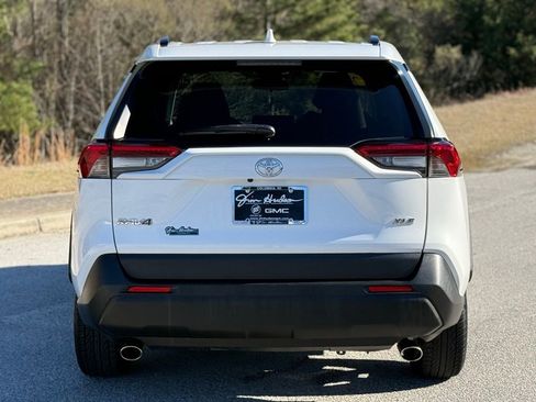 Used 2019 Toyota RAV4 XLE w/ Convenience Package image 18