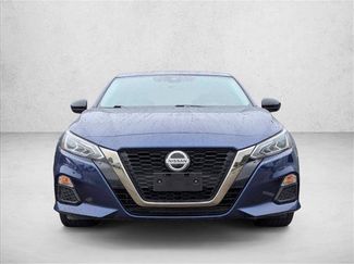 Used 2020 Nissan Altima 2.5 SR video 2