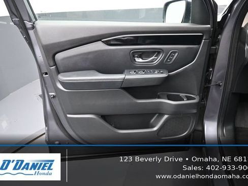 Used 2024 Honda Pilot Touring image 23