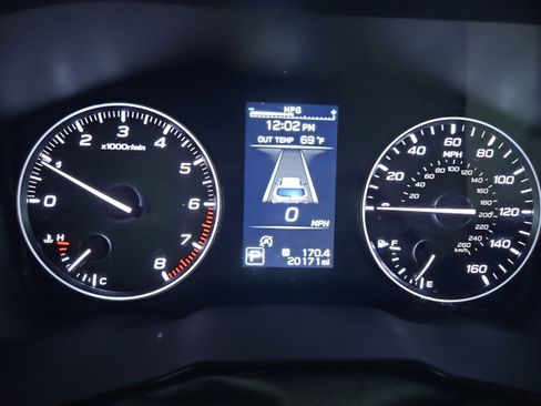 Used 2023 Subaru Outback Premium image 9