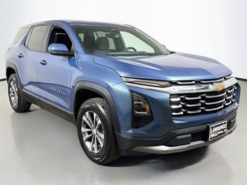 Used 2026 Chevrolet Equinox LT w/ Convenience Package II FWD image 3