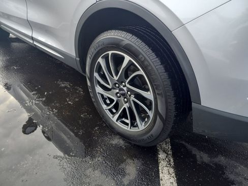 Used 2020 Lincoln Corsair FWD w/ Equipment Group 101A image 10