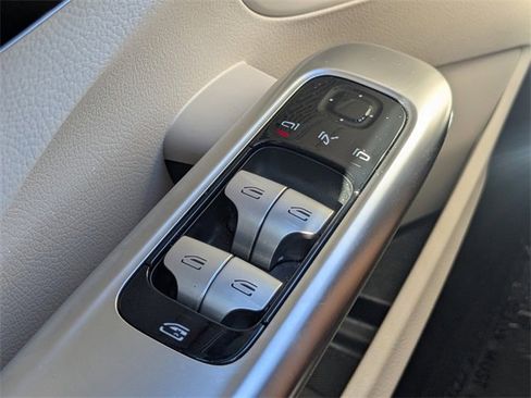 Used 2025 Mercedes-Benz C 300 Sedan image 24