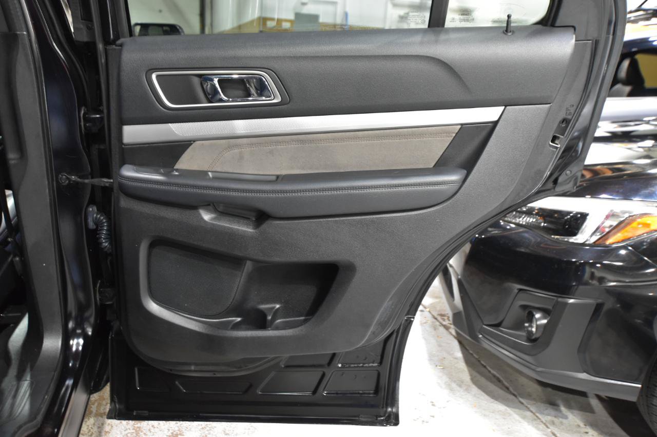 Used 2017 Ford Explorer XLT w/ Equipment Group 202A AWD/4WD image 36