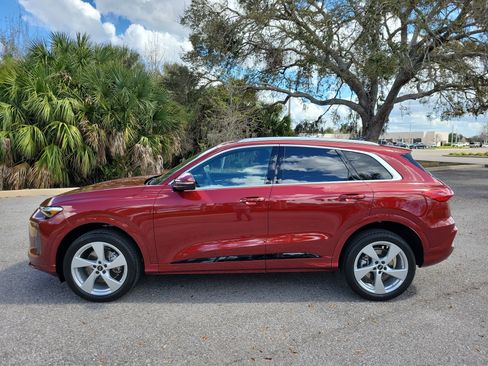 Certified 2025 Audi Q5 Premium Plus w/ Premium Plus image 7