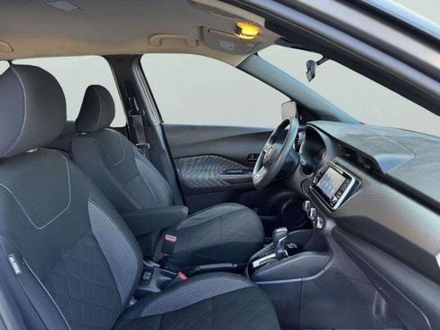 Used 2020 Nissan Kicks S FWD image 45