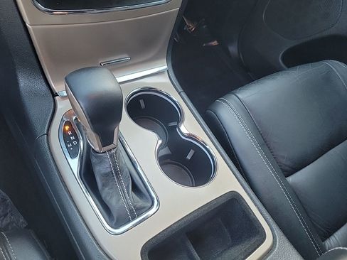 Used 2016 Jeep Grand Cherokee Limited image 21