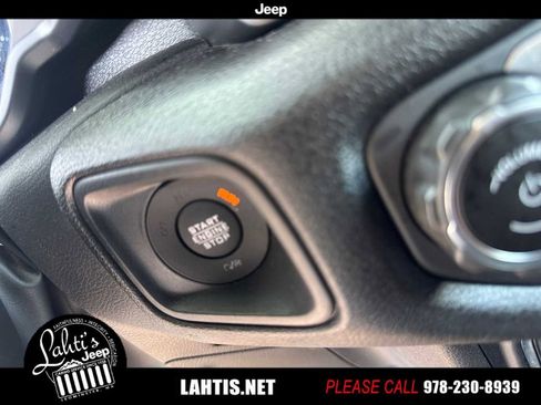 Used 2024 Jeep Wrangler Unlimited w/ Convenience Group image 21