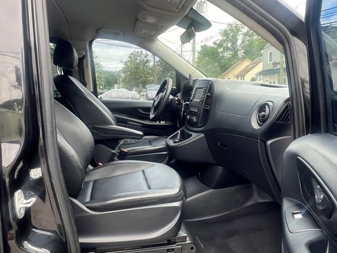 Used 2017 Mercedes-Benz Metris Passenger w/ Comfort Package image 30