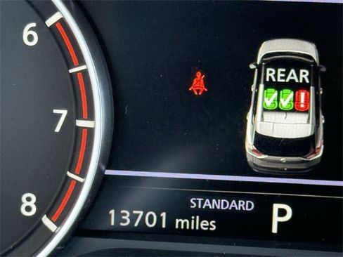 Used 2023 Nissan Rogue SV image 15