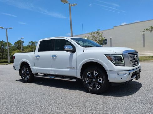 Certified 2021 Nissan Titan Platinum Reserve w/ Moonroof Package AWD/4WD image 2