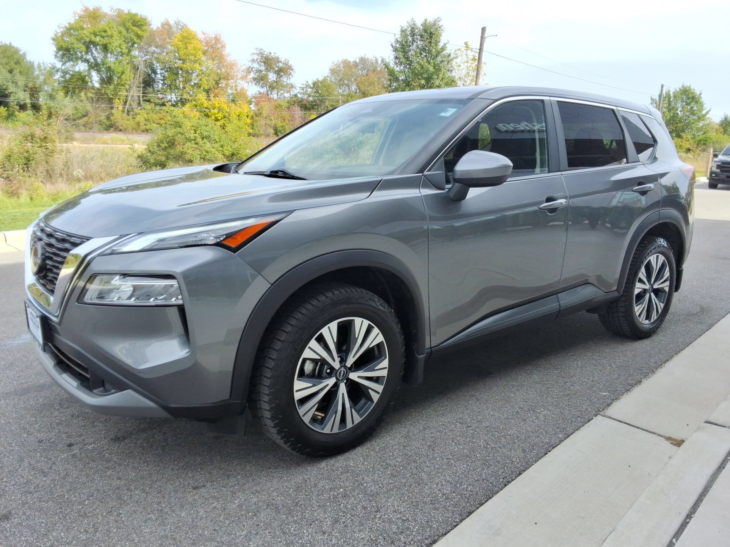 Used 2023 Nissan Rogue SV AWD/4WD image 7