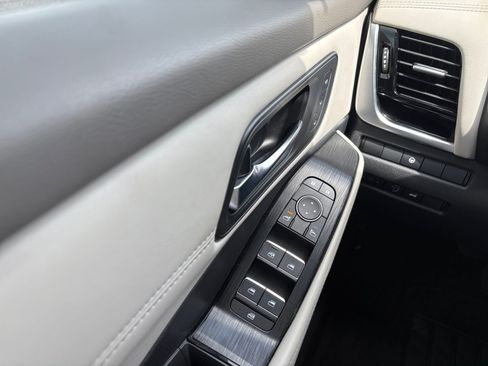 Used 2023 Nissan Rogue SL w/ SL Premium Package FWD image 24