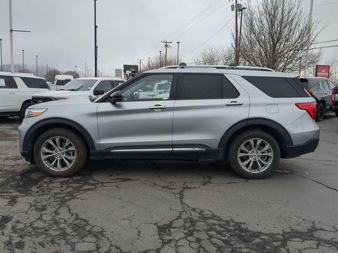 Used 2022 Ford Explorer Limited w/ Equipment Group 301A image 9