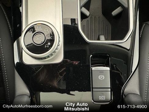 New 2025 Mitsubishi Outlander SE image 31