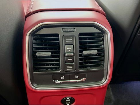 Used 2022 Porsche Macan GTS image 27