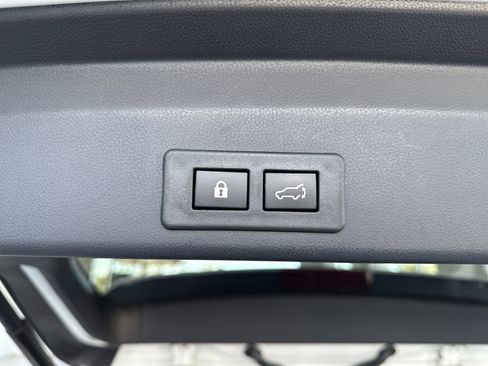 Used 2022 Subaru Ascent Limited w/ Technology Package image 19