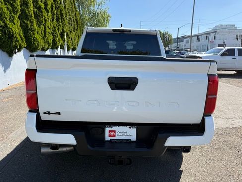 Used 2024 Toyota Tacoma TRD Off-Road AWD/4WD image 6
