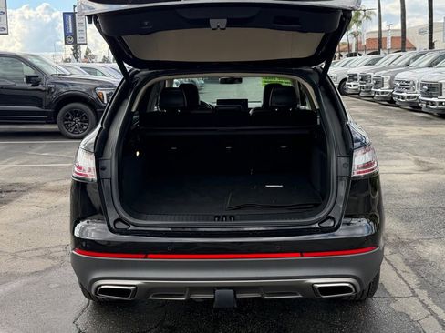 Used 2023 Lincoln Nautilus Reserve image 10