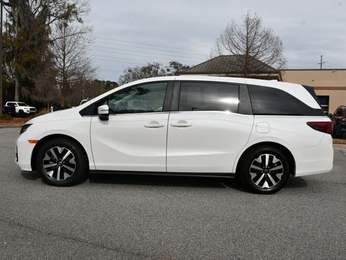 Certified 2025 Honda Odyssey EX-L image 2