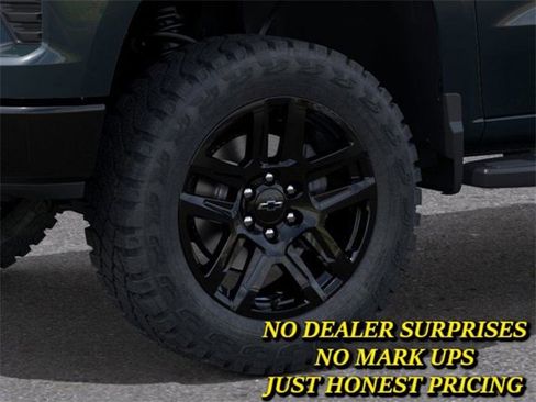 New 2026 Chevrolet Silverado 1500 Custom Trail Boss w/ LPO, Dark Essentials Package image 9