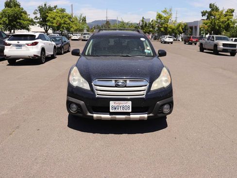 Used 2014 Subaru Outback 2.5i Limited w/ Moonroof Package AWD/4WD image 2