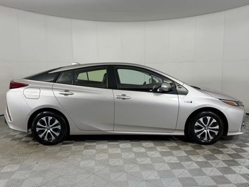 Used 2021 Toyota Prius Prime Limited image 10
