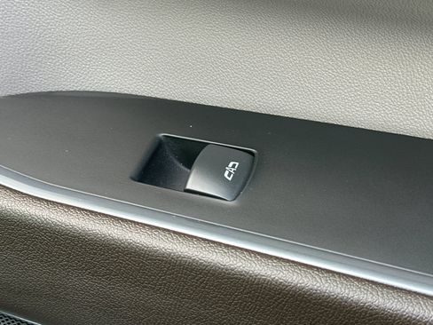 Used 2024 GMC Sierra 2500 SLT w/ Max Trailering Package image 21