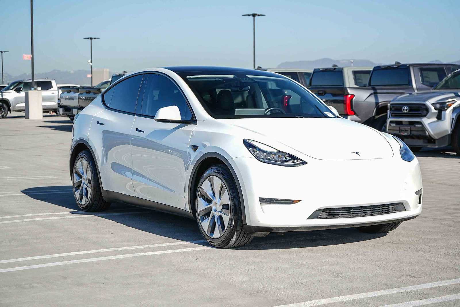 Used 2020 Tesla Model Y Long Range AWD/4WD image 3