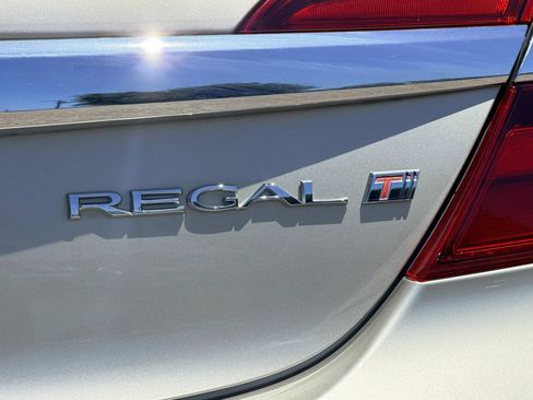 Used 2016 Buick Regal FWD image 10