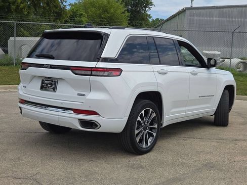Used 2023 Jeep Grand Cherokee Overland AWD/4WD image 10