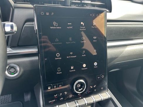 Used 2025 GMC Terrain Elevation image 26